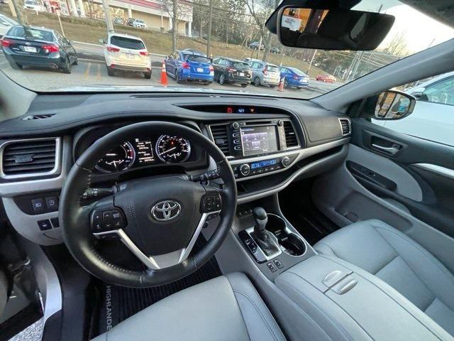 used 2019 Toyota Highlander car, priced at $23,595