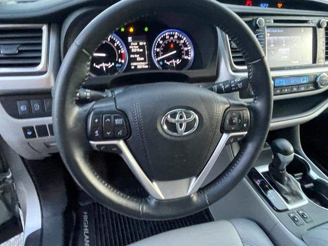 used 2019 Toyota Highlander car, priced at $23,595