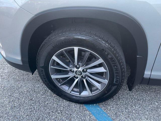 used 2019 Toyota Highlander car, priced at $23,595