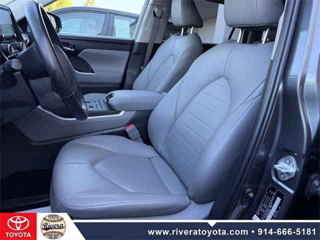 used 2022 Toyota Highlander car, priced at $36,995