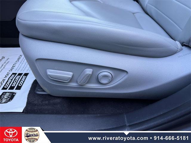 used 2022 Toyota Highlander car, priced at $36,995