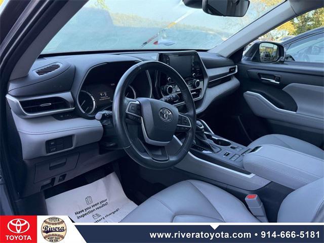 used 2022 Toyota Highlander car, priced at $36,995