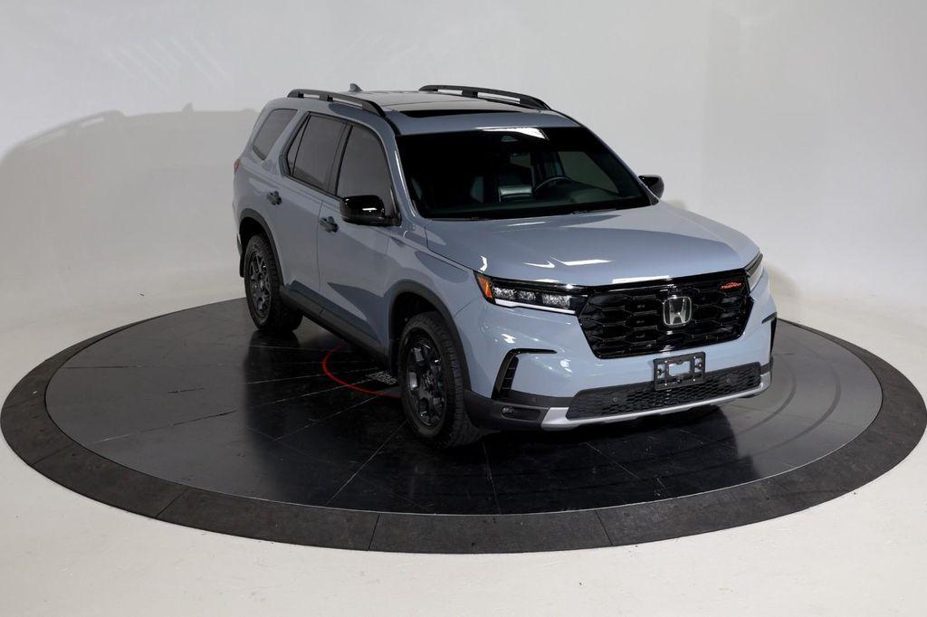 used 2025 Honda Pilot car, priced at $47,493