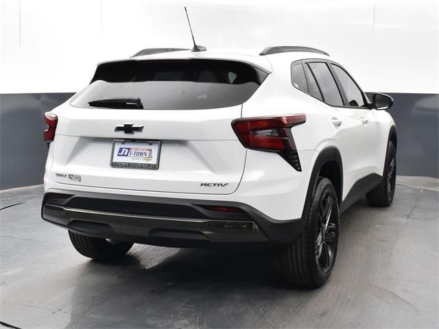 new 2025 Chevrolet Trax car, priced at $26,200