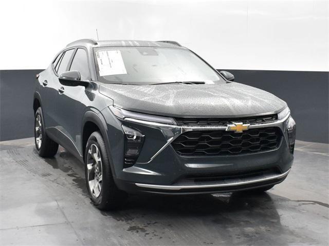 new 2025 Chevrolet Trax car, priced at $24,950