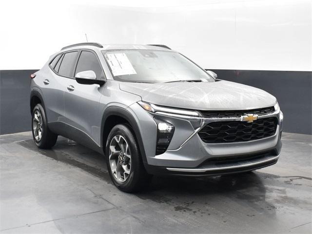 new 2025 Chevrolet Trax car, priced at $24,950