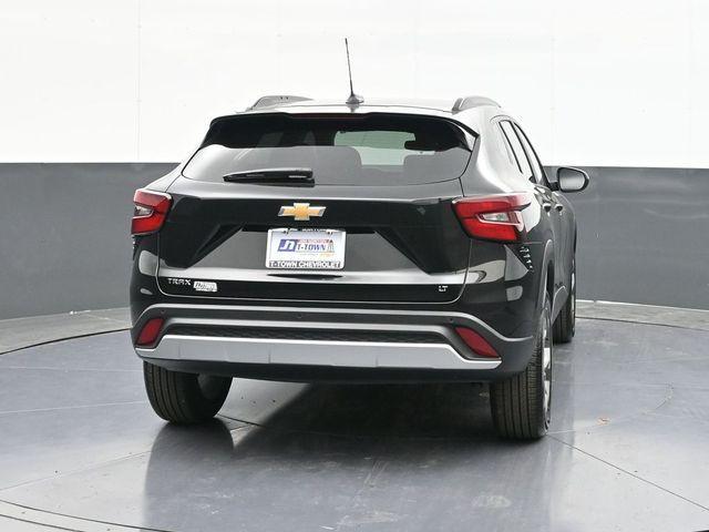 new 2025 Chevrolet Trax car, priced at $25,195