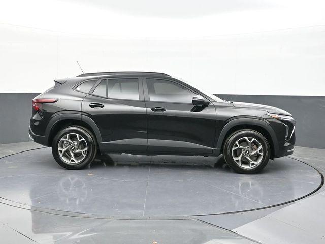 new 2025 Chevrolet Trax car, priced at $25,195