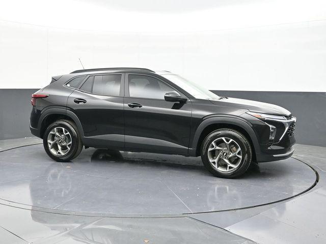 new 2025 Chevrolet Trax car, priced at $25,195