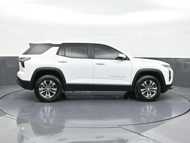 new 2026 Chevrolet Equinox car, priced at $30,495