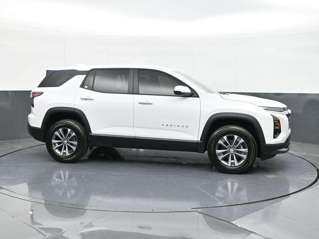 new 2026 Chevrolet Equinox car, priced at $30,495