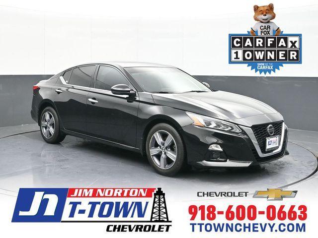 used 2022 Nissan Altima car, priced at $22,900