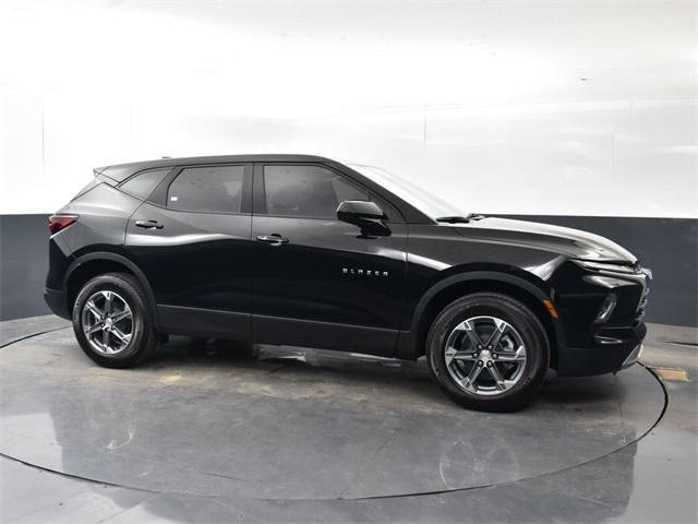 new 2025 Chevrolet Blazer car, priced at $36,700