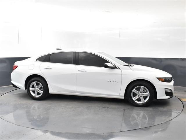 new 2025 Chevrolet Malibu car, priced at $25,995