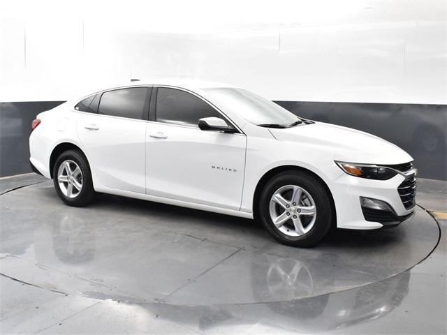 new 2025 Chevrolet Malibu car, priced at $25,995