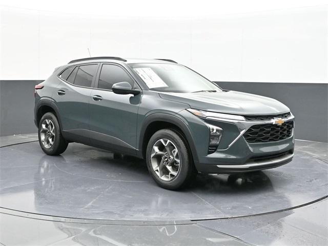 new 2025 Chevrolet Trax car, priced at $25,530