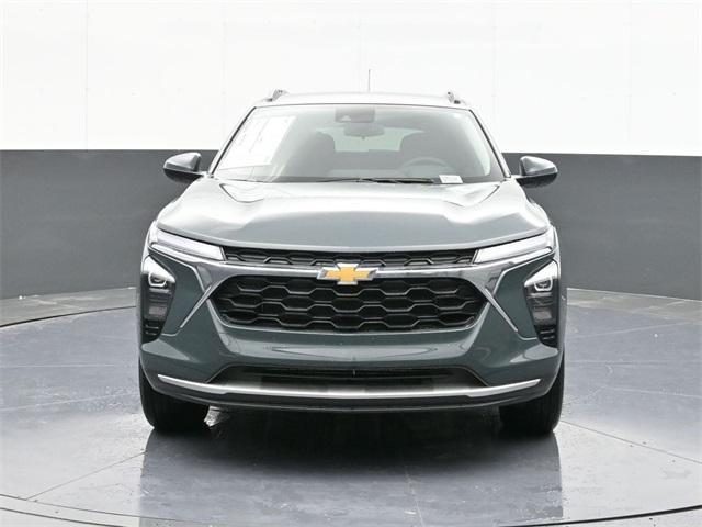 new 2025 Chevrolet Trax car, priced at $25,530