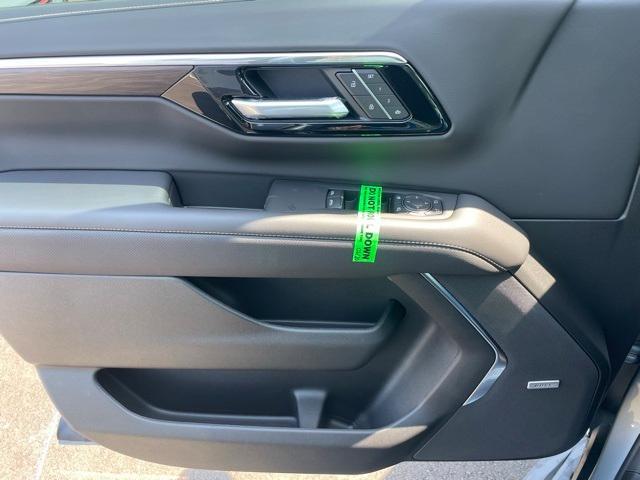 new 2025 Chevrolet Suburban car, priced at $82,095