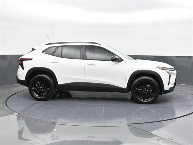 new 2025 Chevrolet Trax car, priced at $25,620
