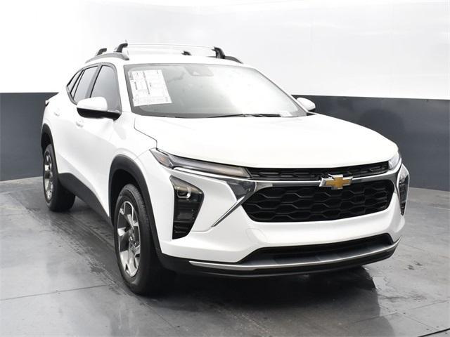 new 2025 Chevrolet Trax car, priced at $26,200