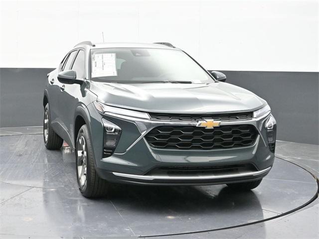new 2025 Chevrolet Trax car, priced at $24,080