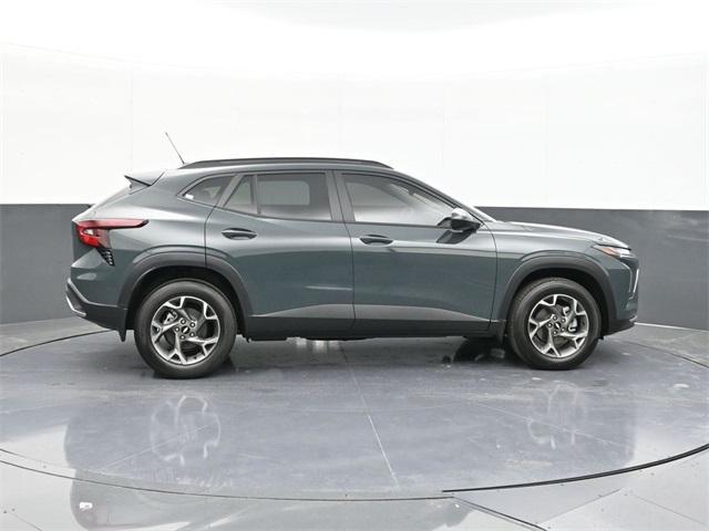 new 2025 Chevrolet Trax car, priced at $24,080