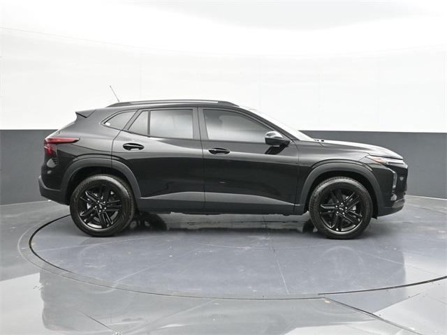 new 2025 Chevrolet Trax car, priced at $27,150
