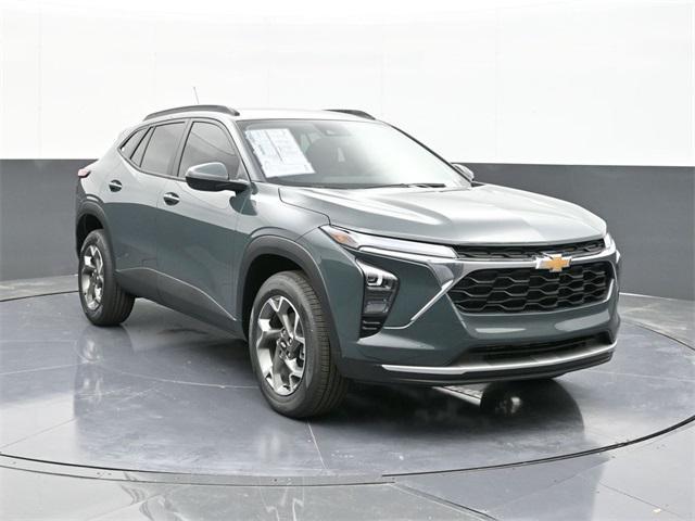 new 2025 Chevrolet Trax car, priced at $25,880