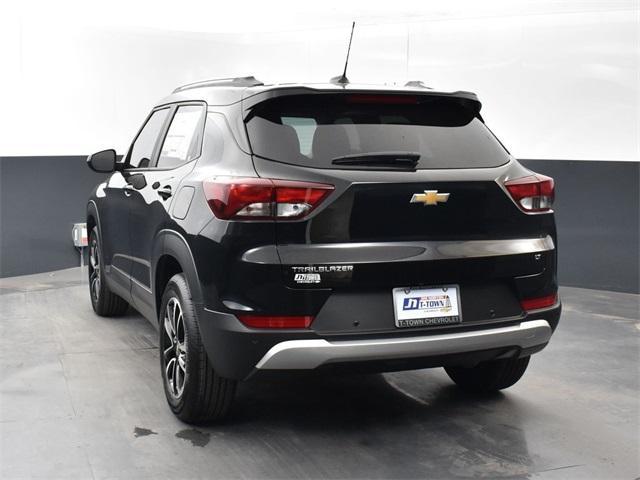 new 2025 Chevrolet TrailBlazer car, priced at $29,350