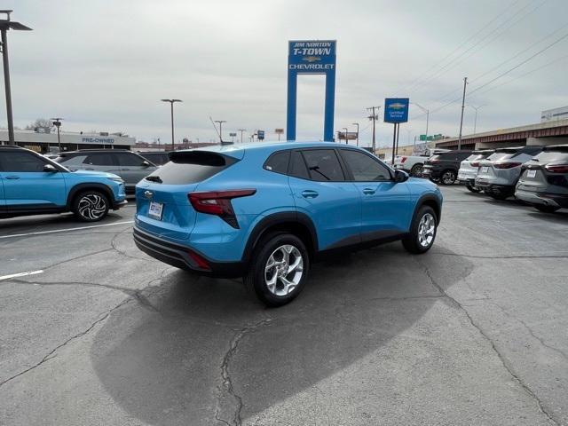 new 2025 Chevrolet Trax car, priced at $24,330