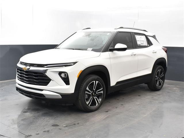 new 2025 Chevrolet TrailBlazer car, priced at $27,499