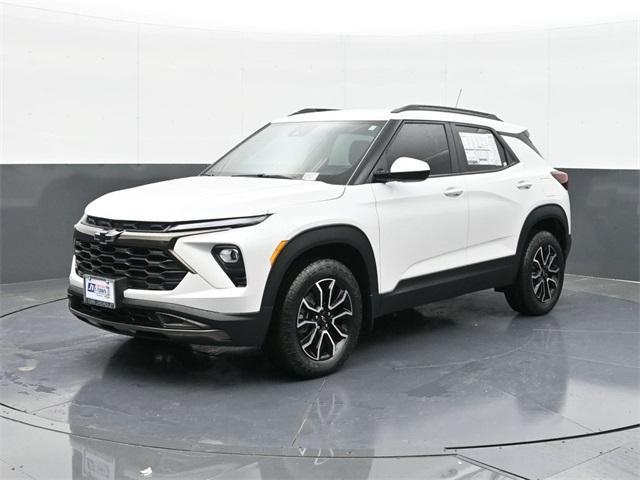 new 2025 Chevrolet TrailBlazer car, priced at $33,025