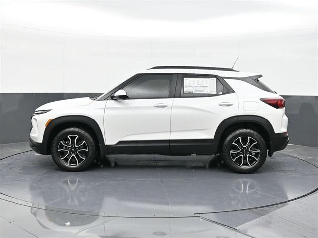 new 2025 Chevrolet TrailBlazer car, priced at $33,025