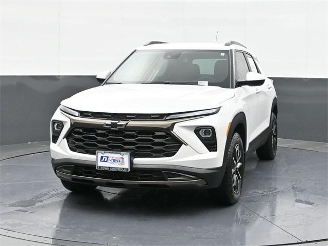 new 2025 Chevrolet TrailBlazer car, priced at $33,025