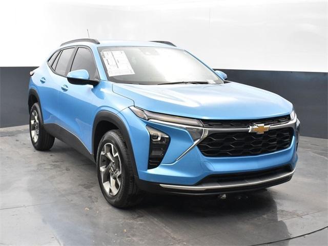 new 2025 Chevrolet Trax car, priced at $26,075