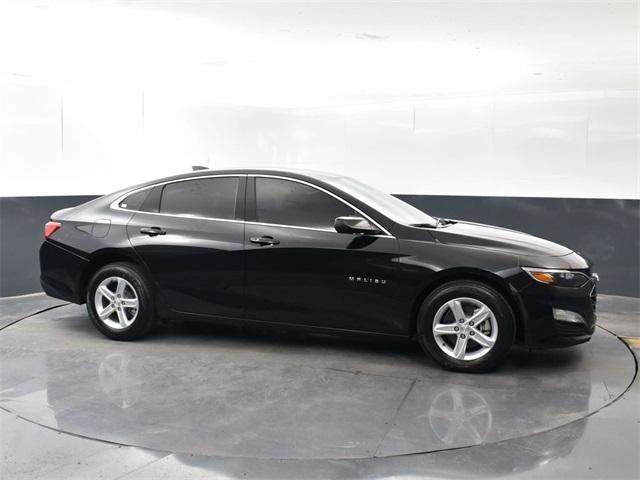 new 2025 Chevrolet Malibu car, priced at $25,000