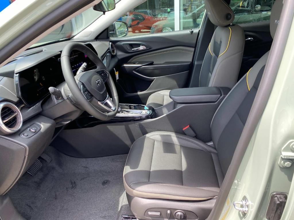 new 2025 Chevrolet Trax car, priced at $26,955