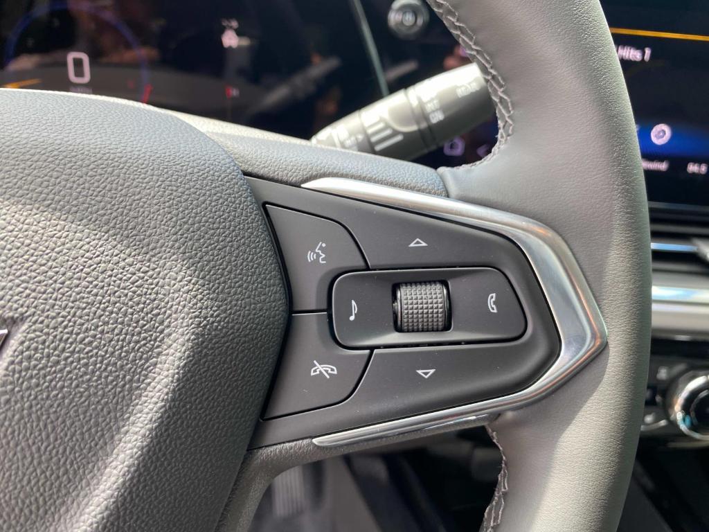 new 2025 Chevrolet Trax car, priced at $26,955