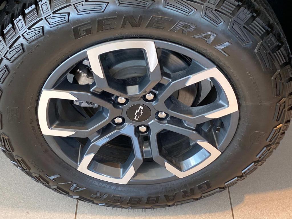 new 2025 Chevrolet Equinox car, priced at $37,430