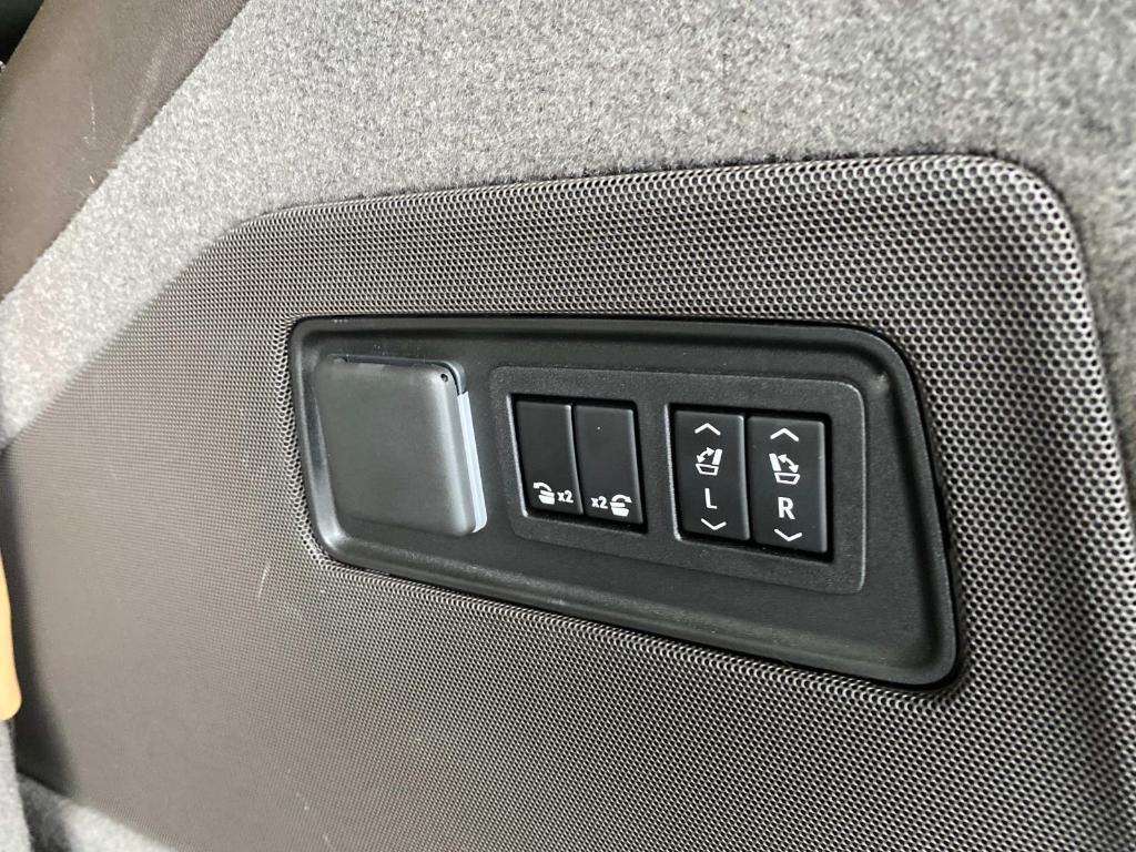 used 2022 Cadillac Escalade car, priced at $79,990