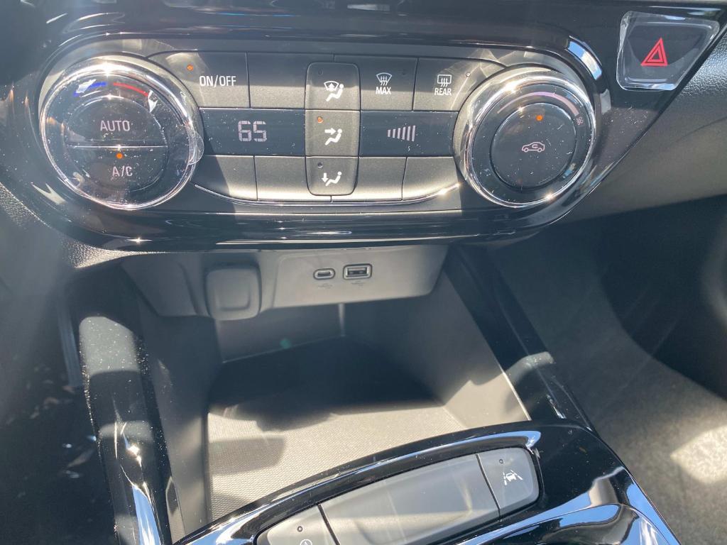 new 2025 Chevrolet Trax car, priced at $24,095