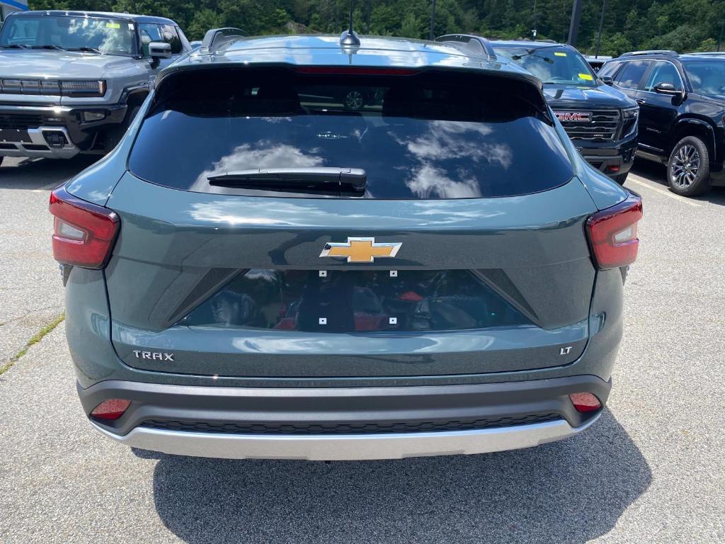 new 2025 Chevrolet Trax car, priced at $24,095