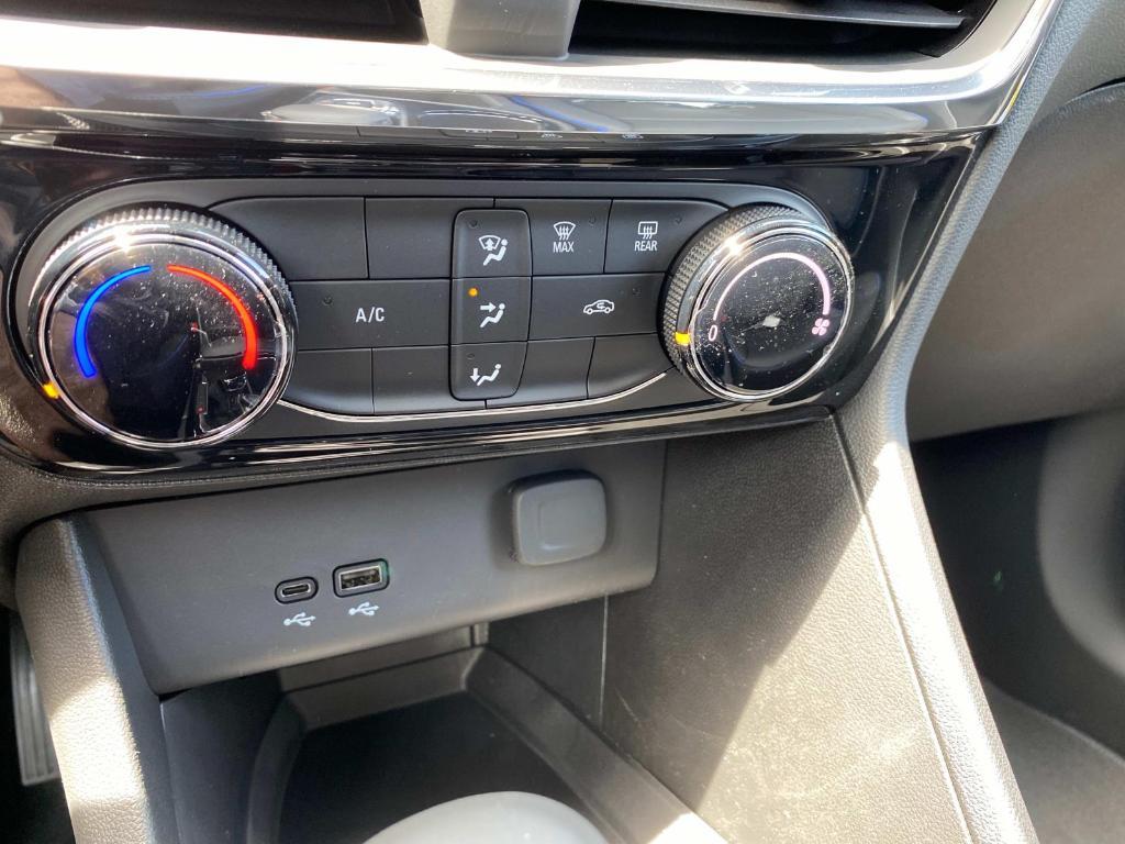 new 2025 Buick Encore GX car, priced at $31,030