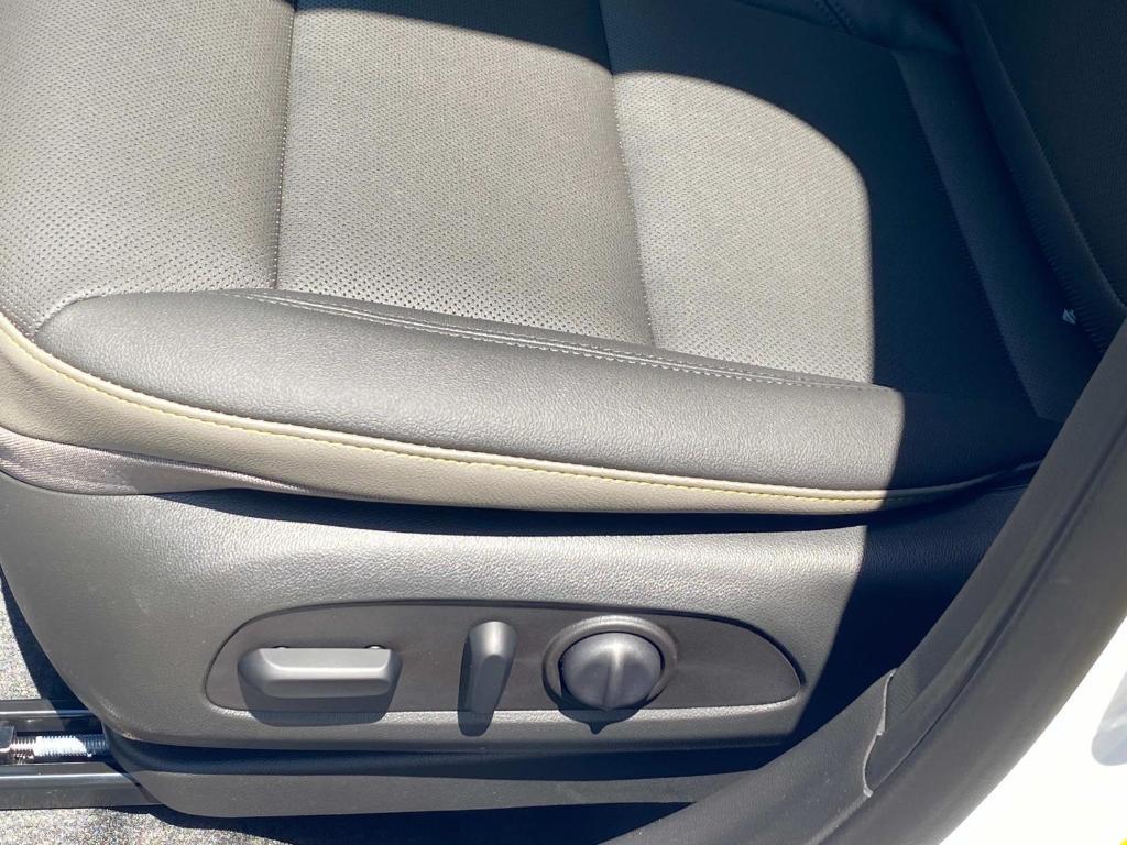 new 2025 Chevrolet Trax car, priced at $27,585