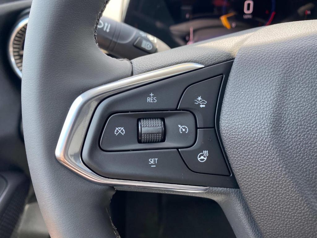 new 2025 Chevrolet Trax car, priced at $27,585