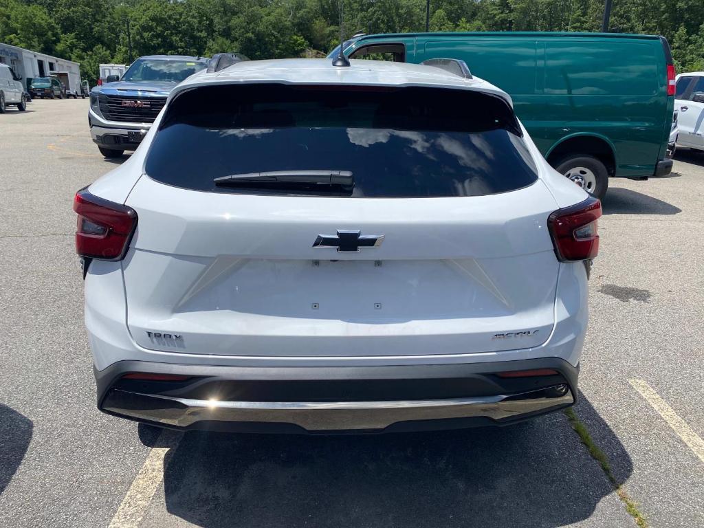new 2025 Chevrolet Trax car, priced at $27,585