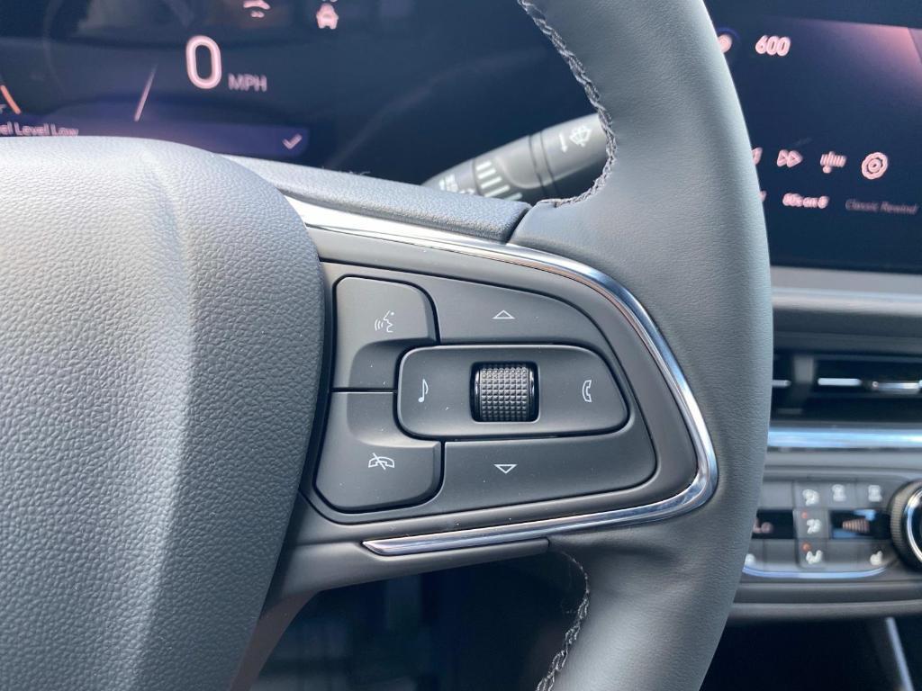 new 2025 Buick Envista car, priced at $27,530
