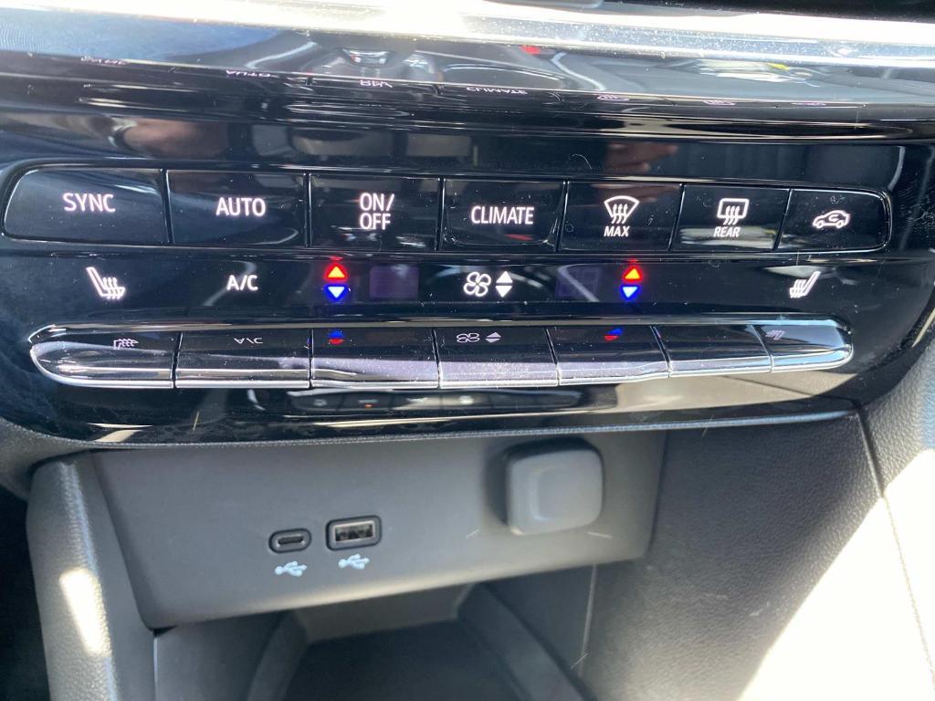 new 2025 Buick Encore GX car, priced at $36,285