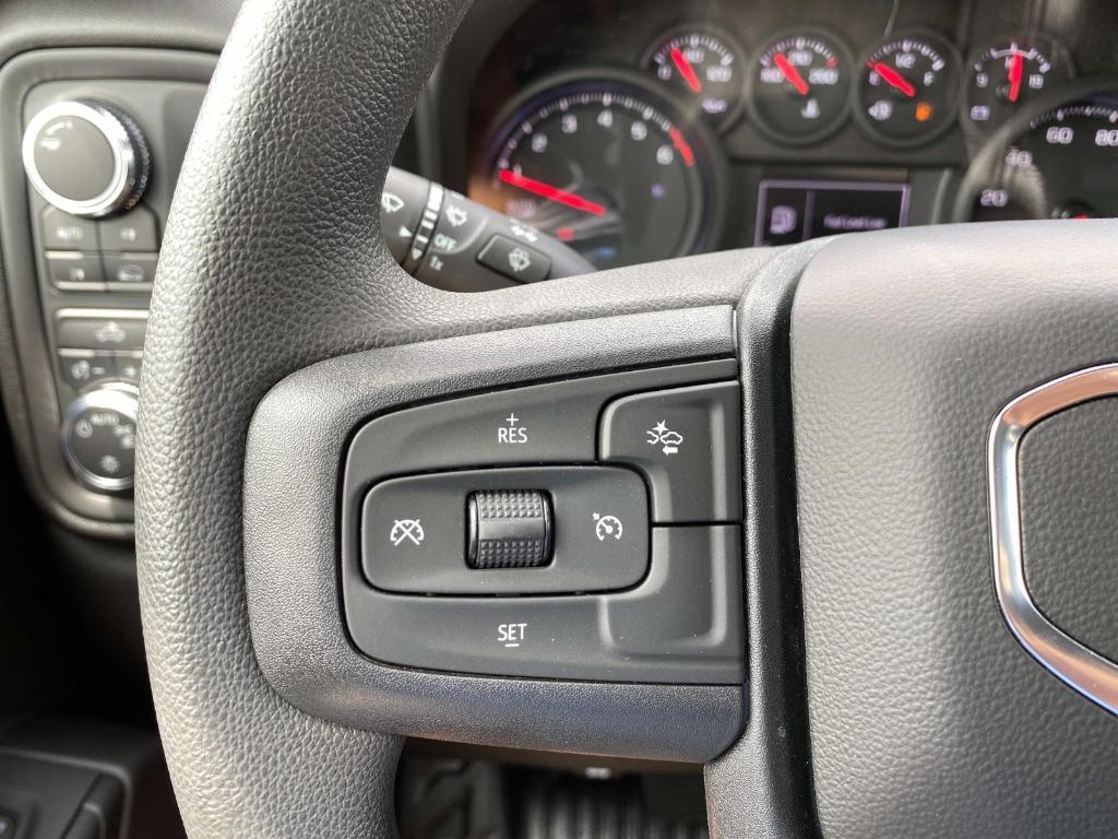 new 2025 GMC Sierra 1500 car, priced at $47,695