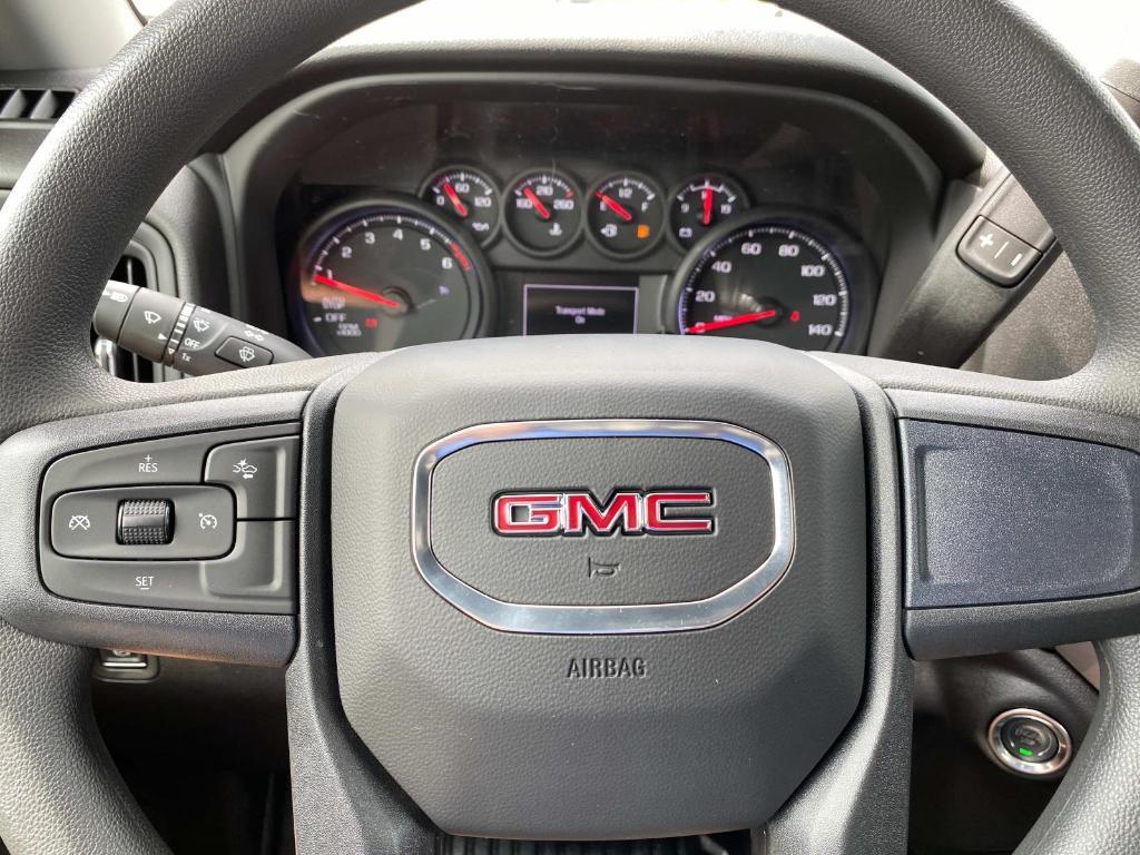 new 2025 GMC Sierra 1500 car, priced at $47,695